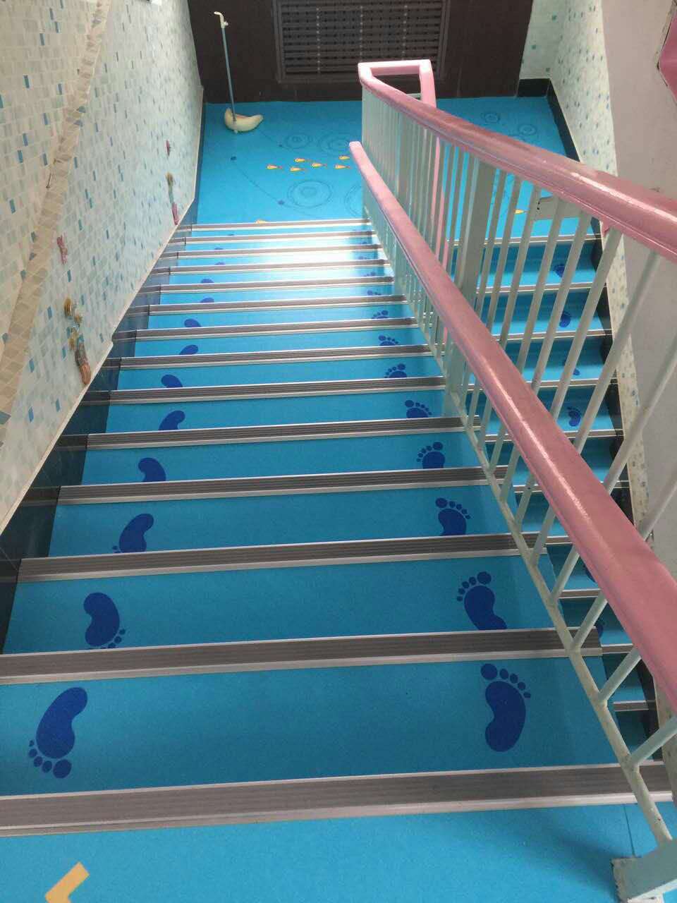 J9直营集团为无声的世界增添光彩