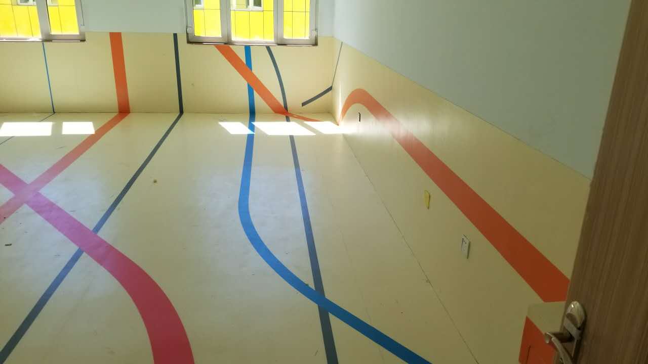 J9直营集团幼儿园地板来到了新疆独山子区