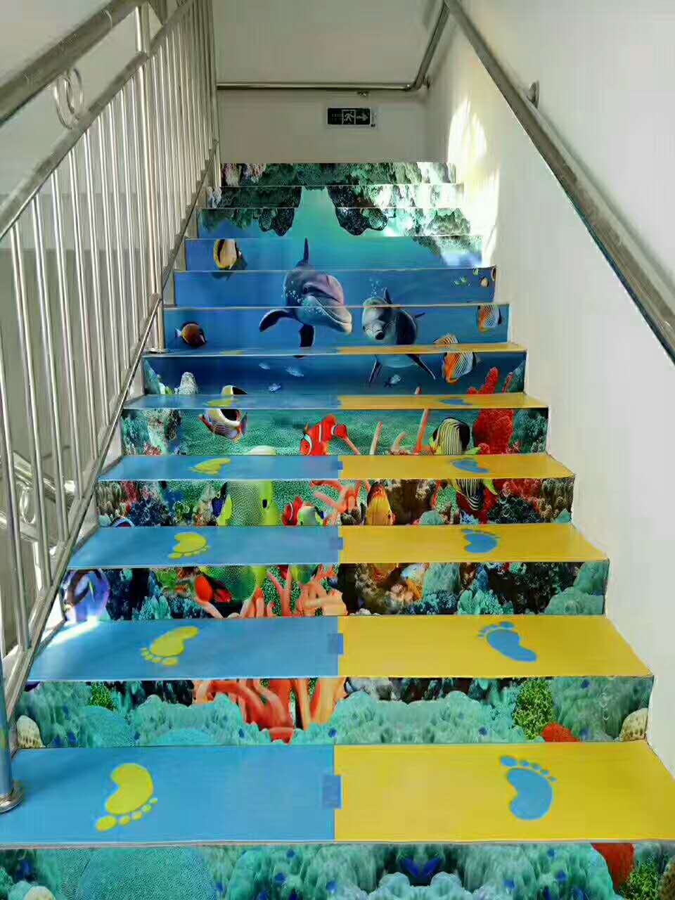 J9直营集团个性定制地板—楼梯踏步居然可以这样
