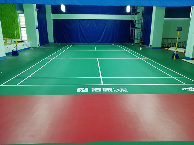 春暖花开的季节,从羽毛球地板开始