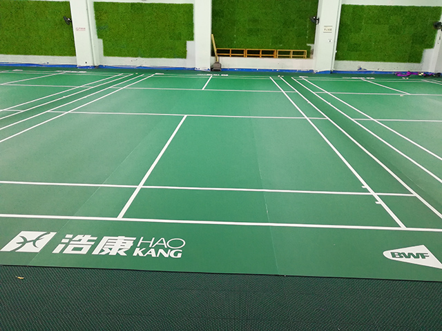 春暖花开的季节,从羽毛球地板开始