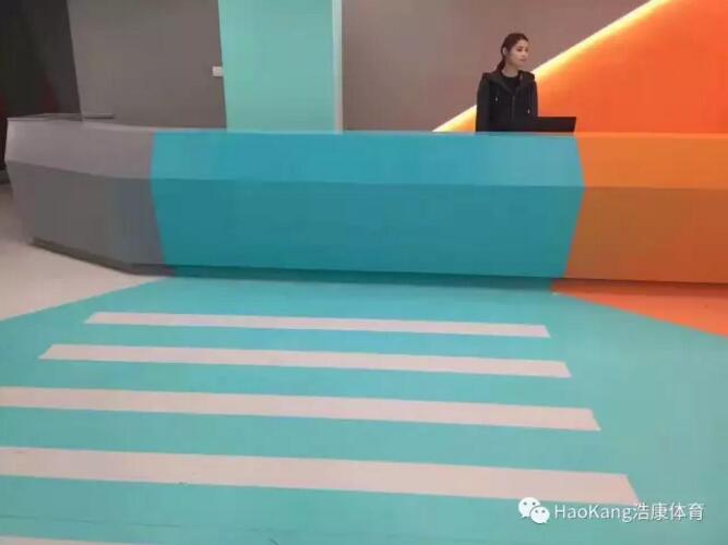 J9直营集团个性定制地板推动健身房“全屋定制”风潮