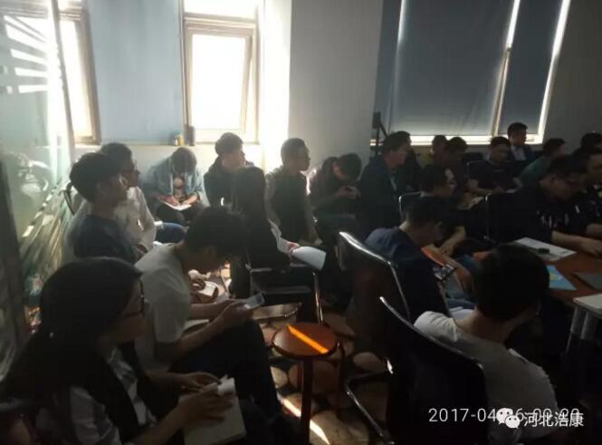 J9直营集团学习周_新上产品学习与个性定制地板抗污实验