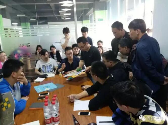 J9直营集团学习周_新上产品学习与个性定制地板抗污实验