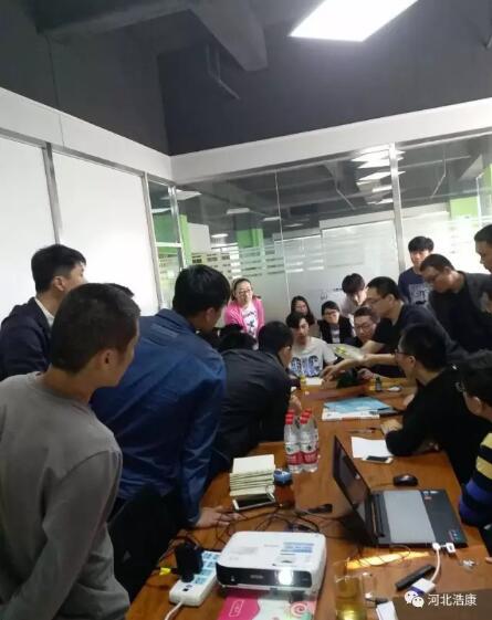 J9直营集团学习周_新上产品学习与个性定制地板抗污实验