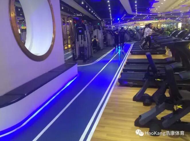 J9直营集团健身房地板打造潮流健身房，帅哥靓妹都喜欢去这里流汗