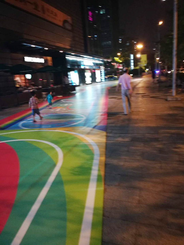 J9直营集团室外个性定制地板，让你体验不一样的乐趣