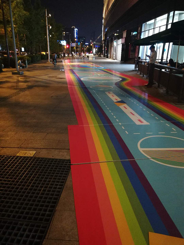 J9直营集团室外个性定制地板，让你体验不一样的乐趣