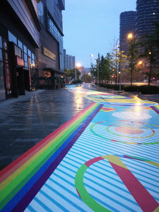 J9直营集团室外个性定制地板，让你体验不一样的乐趣