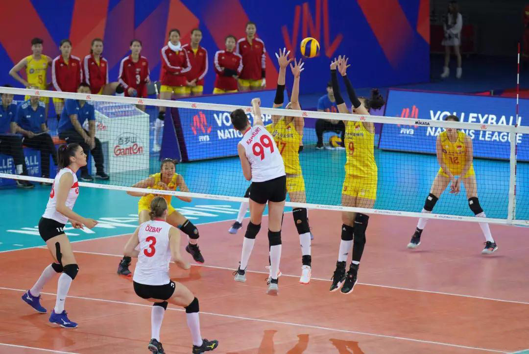 世界女排联赛，中国女排九连胜！