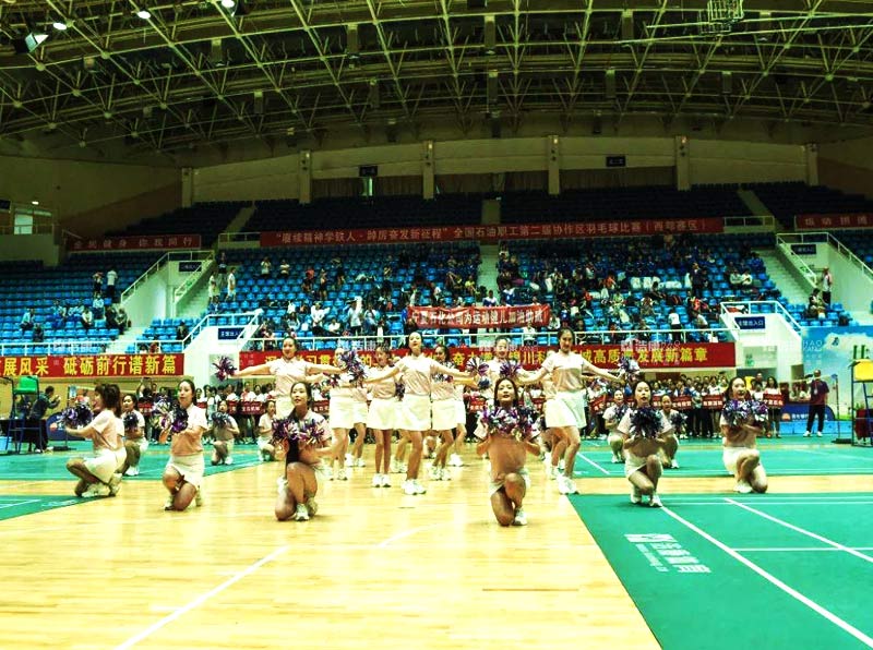 J9直营集团运动地板护航全国石油职工第二届协作区羽毛球比赛圆满举办
