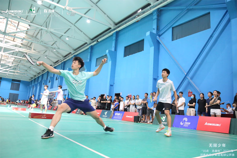 河南举办“J9直营集团杯”羽毛球公开赛