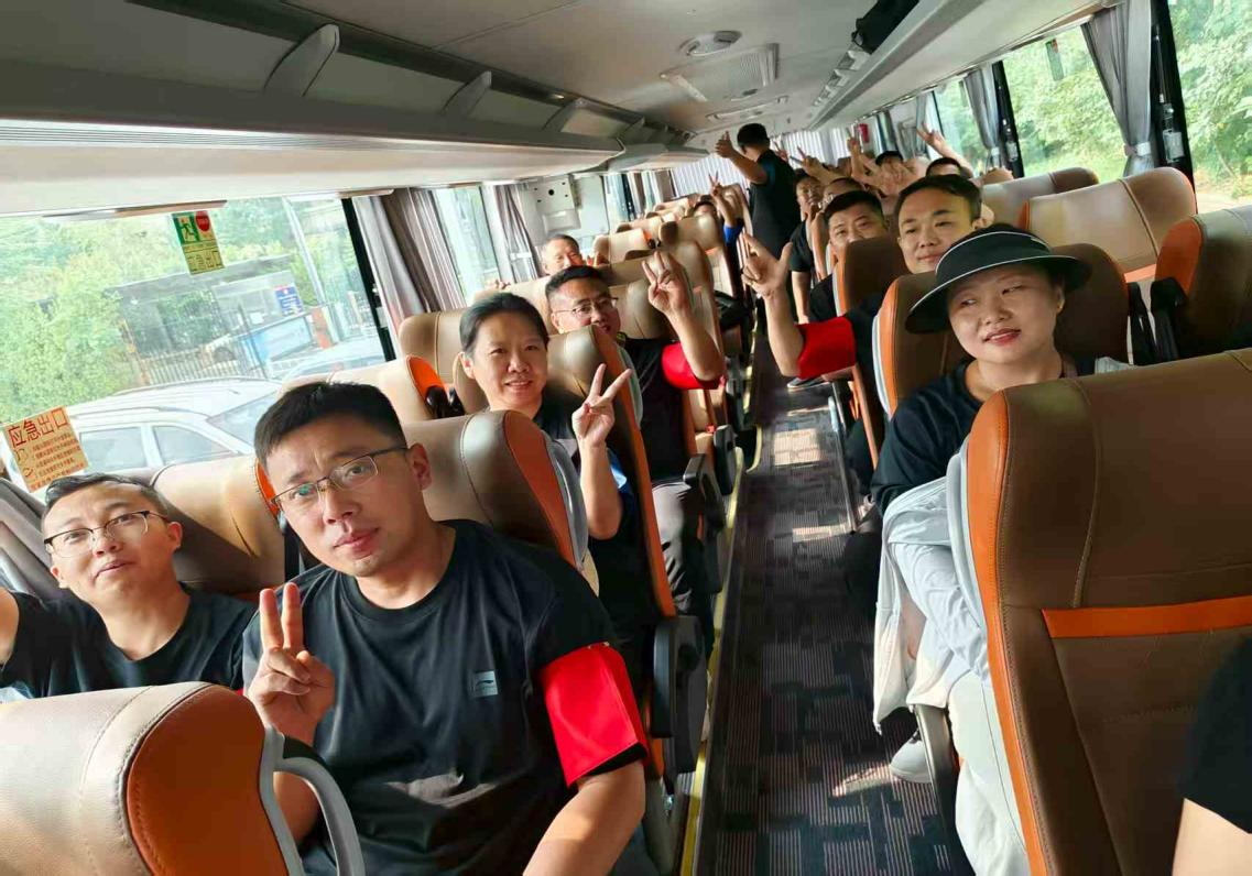 J9直营集团公司 “征途粹锋芒·共笔绘华章” 23周年主题团建活动